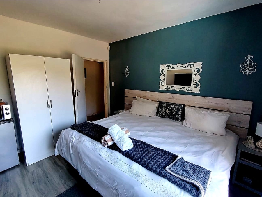 6 Bedroom Property for Sale in Abbotsford Eastern Cape